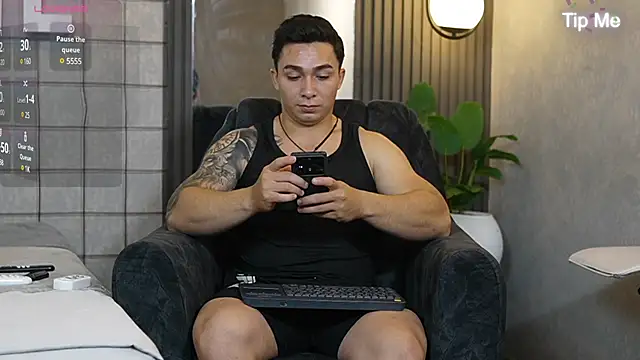 Ryan Hunt online show from 03-03-25, 03:20