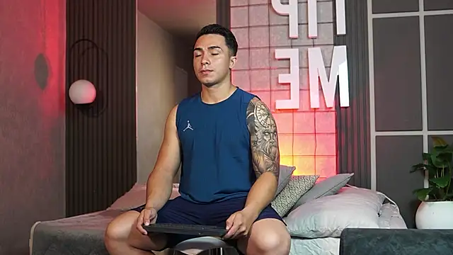 Ryan Hunt online show from 12-15-25, 12:09