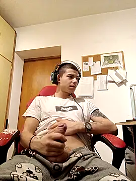 Snapshot of BigDickEnrg7195 chatting on 02-18-25, 09:42 BigDickEnrg7195 online show from 02-18-25, 09:42