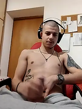 Snapshot of BigDickEnrg7195 chatting on 03-04-25, 09:00 BigDickEnrg7195 online show from 03-04-25, 09:00