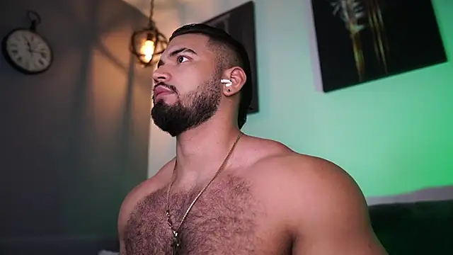 Snapshot of jaxon_colton chatting on 03-18-25, 04:15 jaxon colton online show from 03-18-25, 04:15