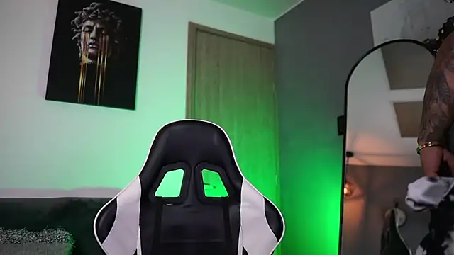 Snapshot of jaxon_colton chatting on 03-22-25, 04:45 jaxon colton online show from 03-22-25, 04:45