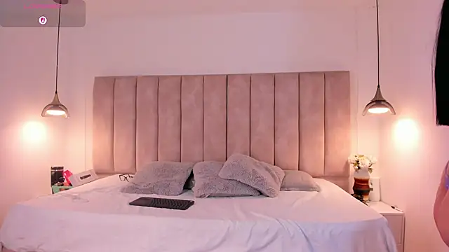 Julieta Jane online show from 09-16-25, 04:02