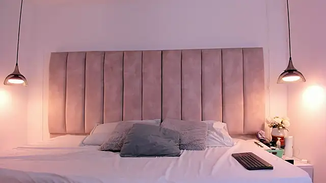 Julieta Jane online show from 10-29-25, 03:42