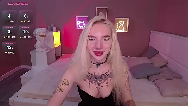 Snapshot of AnneTenet chatting on 03-15-25, 06:03 AnneTenet online show from 03-15-25, 06:03