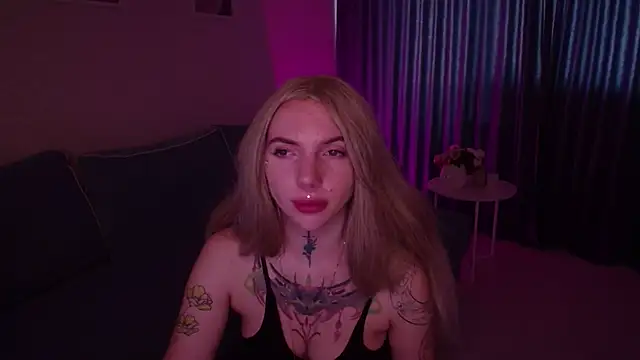 Snapshot of AnneTenet chatting on 09-26-25, 07:12 AnneTenet online show from 09-26-25, 07:12