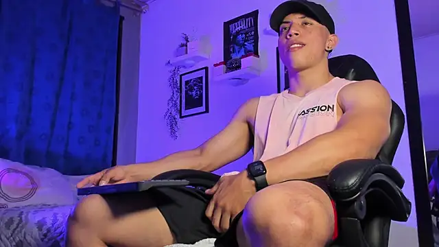 ThomsEvery  online show from 09-10-25, 03:28