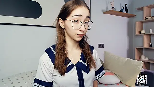 PollyBeev online show from 10-11-25, 06:45