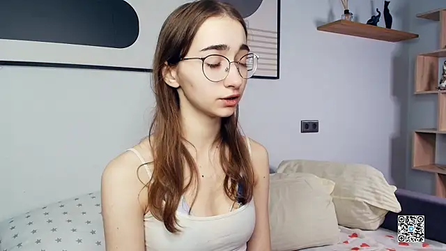 PollyBeev online show from 10-22-25, 07:30