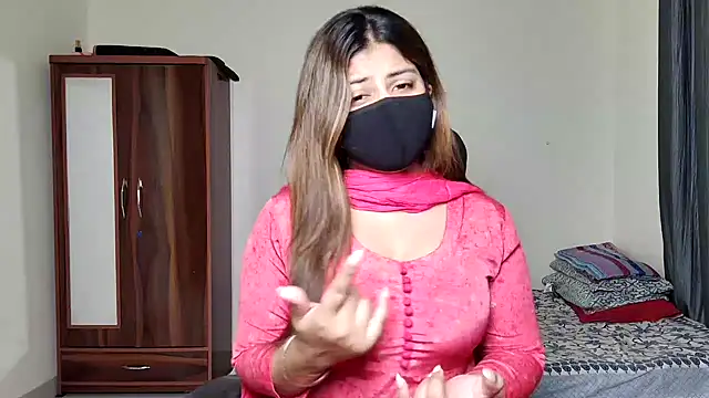 Hoty-Shivangi online show from 03-12-26, 07:31