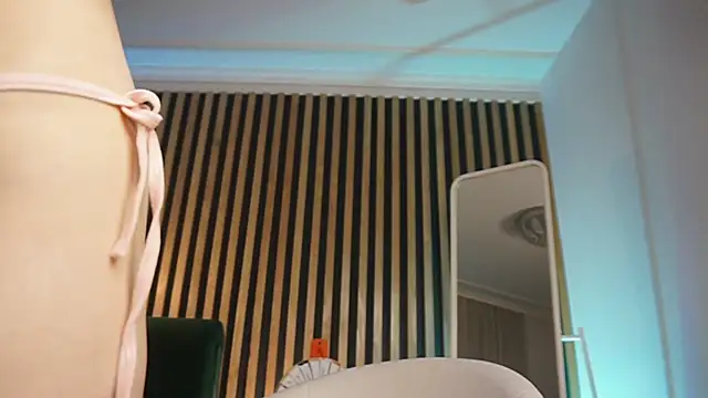 Snapshot of MiaMews chatting on 02-18-25, 07:19 MiaMews online show from 02-18-25, 07:19