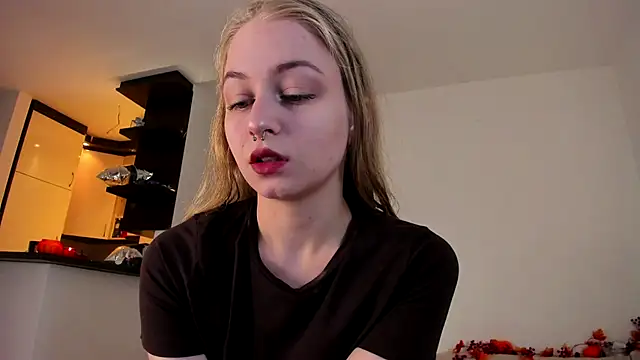 Snapshot of MiaMews chatting on 09-20-25, 10:38 MiaMews online show from 09-20-25, 10:38