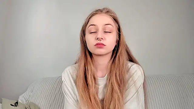 MiaMews online show from 04-24-26, 06:38