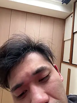 Snapshot of ryusei18570 chatting on 02-16-25, 04:09 ryusei18570 online show from 02-16-25, 04:09