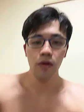 Snapshot of ryusei18570 chatting on 09-11-25, 03:01 ryusei18570 online show from 09-11-25, 03:01