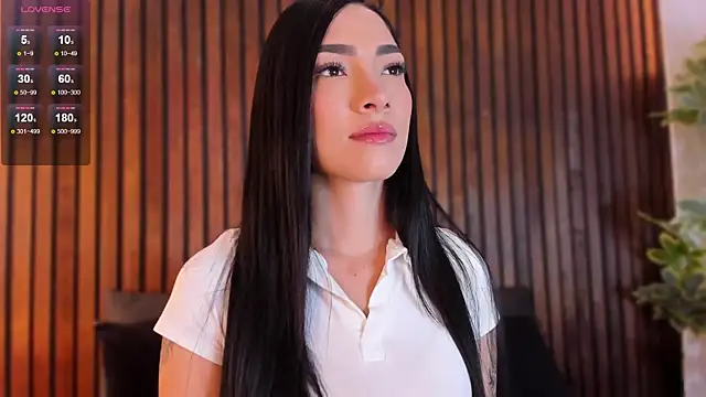 Snapshot of Jennmiiller_ chatting on 02-13-25, 12:11 Jennmiiller online show from 02-13-25, 12:11