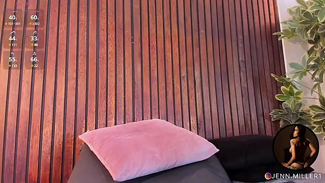 Snapshot of Jennmiiller_ chatting on 02-15-25, 06:01 Jennmiiller online show from 02-15-25, 06:01