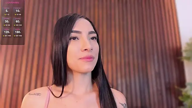 Snapshot of Jennmiiller_ chatting on 02-19-25, 11:38 Jennmiiller online show from 02-19-25, 11:38