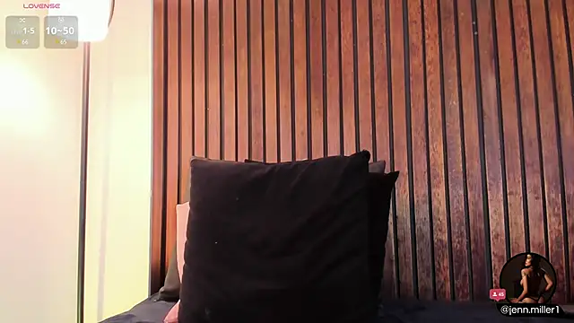 Snapshot of Jennmiiller_ chatting on 02-26-25, 06:00 Jennmiiller online show from 02-26-25, 06:00