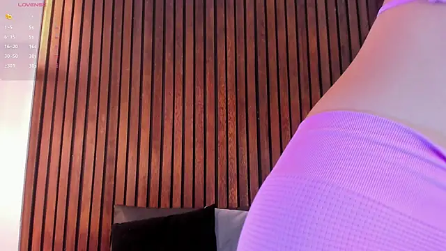 Snapshot of Jennmiiller_ chatting on 03-15-25, 11:51 Jennmiiller online show from 03-15-25, 11:51