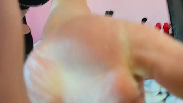 Snapshot of HotSweetAngel chatting on 02-25-25, 11:41 HotSweetAngel online show from 02-25-25, 11:41