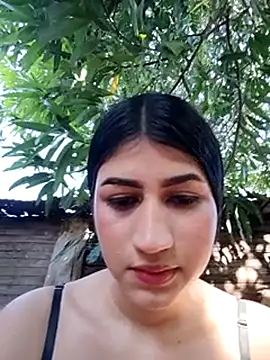 Snapshot of Julix_A chatting on 09-15-25, 08:42 Julix A online show from 09-15-25, 08:42