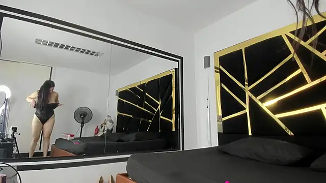 Giorgina Simons online show from 12-11-24, 12:34