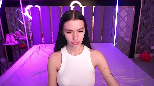 Snow WhiteeeX online show from 03-30-26, 05:41