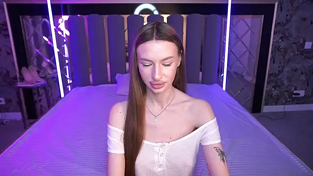 Snow WhiteeeX online show from 04-30-26, 05:36