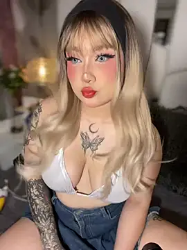 AHRI LEE online show from 12-17-24, 03:06