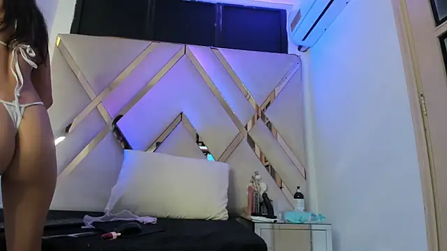 Snapshot of ninaht chatting on 01-26-25, 01:31 ninaht online show from 01-26-25, 01:31