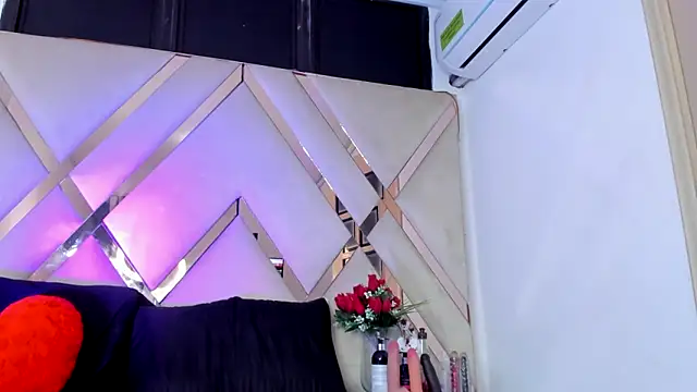 Snapshot of ninaht chatting on 02-22-25, 09:04 ninaht online show from 02-22-25, 09:04