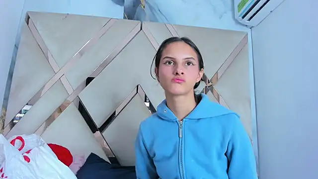 Snapshot of ninaht chatting on 09-08-25, 09:03 ninaht online show from 09-08-25, 09:03