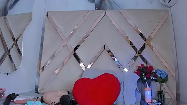 Snapshot of ninaht chatting on 09-25-25, 08:34 ninaht online show from 09-25-25, 08:34