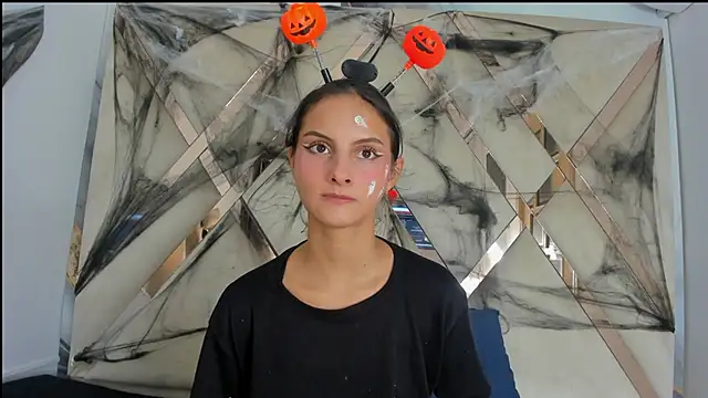 Snapshot of ninaht chatting on 10-24-25, 08:49 ninaht online show from 10-24-25, 08:49