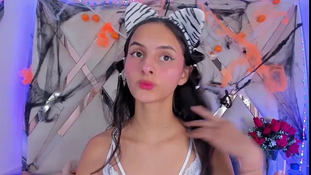 Snapshot of ninaht chatting on 10-29-25, 08:43 ninaht online show from 10-29-25, 08:43