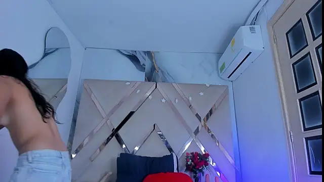 Snapshot of ninaht chatting on 11-02-25, 08:44 ninaht online show from 11-02-25, 08:44