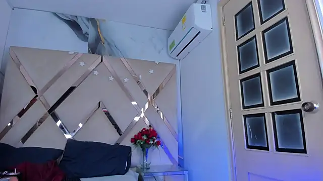 Snapshot of ninaht chatting on 11-16-25, 08:36 ninaht online show from 11-16-25, 08:36