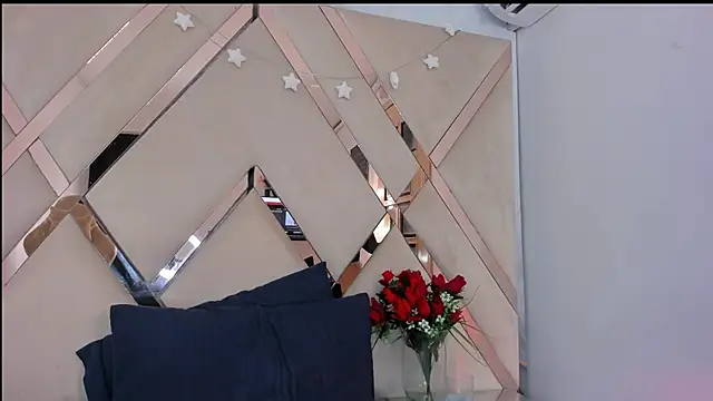 Snapshot of ninaht chatting on 11-21-25, 08:40 ninaht online show from 11-21-25, 08:40