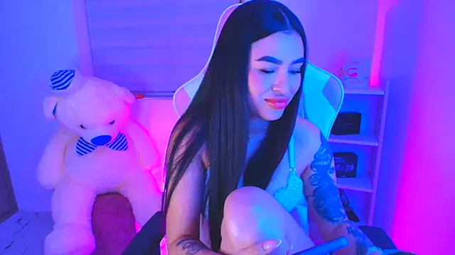 Liujunne2 online show from 01-25-25, 12:17