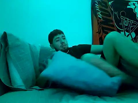 Snapshot of hornycollegestudenthung chatting on 02-08-25, 03:30 hornycollegestudenthung online show from 02-08-25, 03:30