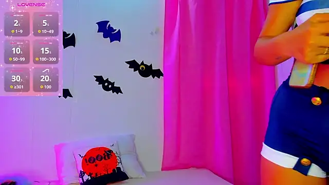 Snapshot of Natasha_by chatting on 10-28-25, 01:58 Natasha by online show from 10-28-25, 01:58