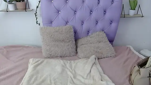 Snapshot of Freyja_01 chatting on 09-26-25, 09:30 Freyja 01 online show from 09-26-25, 09:30