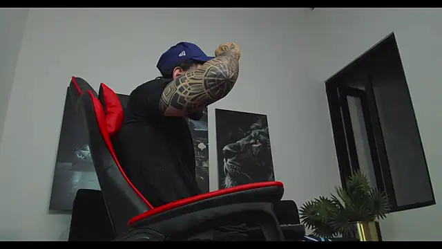 Snapshot of Austin_bolt chatting on 01-31-25, 02:58 Austin bolt online show from 01-31-25, 02:58