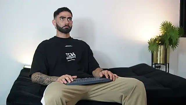 Austin bolt online show from 10-13-25, 01:16