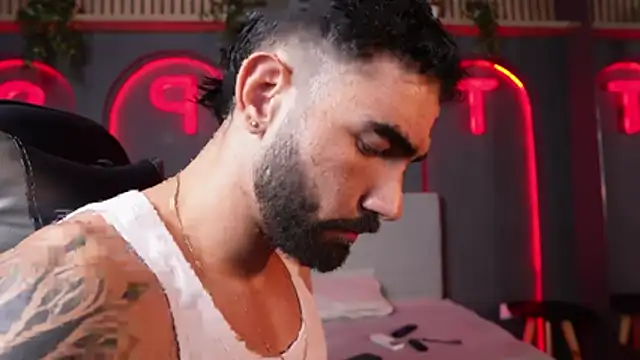 Snapshot of Austin_bolt chatting on 10-29-25, 03:20 Austin bolt online show from 10-29-25, 03:20