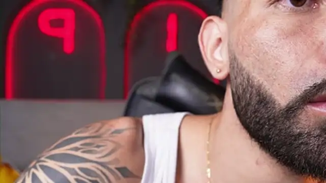 Snapshot of Austin_bolt chatting on 11-01-25, 03:41 Austin bolt online show from 11-01-25, 03:41