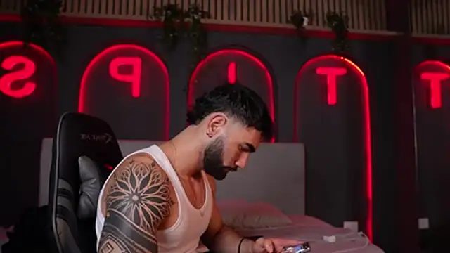 Snapshot of Austin_bolt chatting on 11-17-25, 03:34 Austin bolt online show from 11-17-25, 03:34