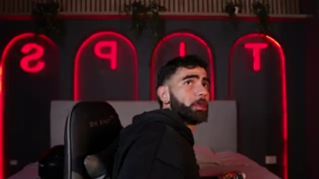 Snapshot of Austin_bolt chatting on 11-21-25, 02:32 Austin bolt online show from 11-21-25, 02:32