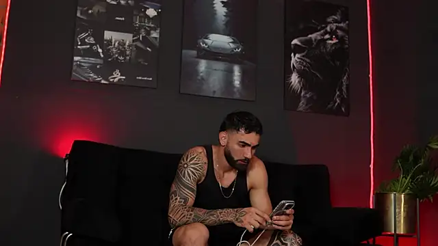 Snapshot of Austin_bolt chatting on 11-28-25, 02:58 Austin bolt online show from 11-28-25, 02:58